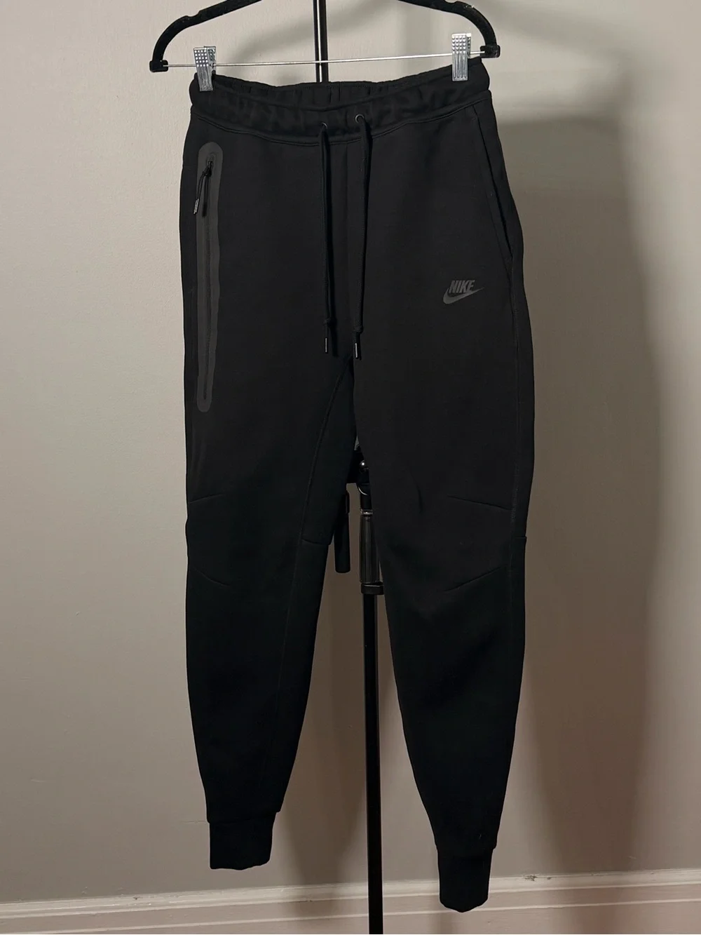 NWT NIKE SPORTSWEAR TECH FLEECE JOGGERS Men – Black/Black